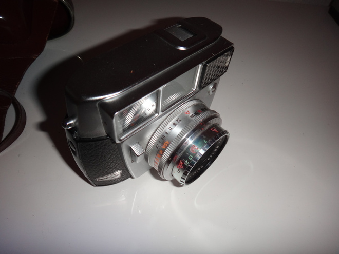 BALDA MATIC SUPER KAMERA laukkunsa kera