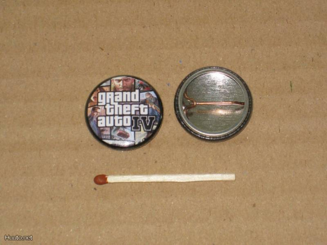 Grand Theft Auto IV rintanappi 1" i1