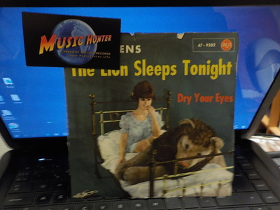 TOKENS - LION SLEEPS TONIGHT 7" VG+/VG+