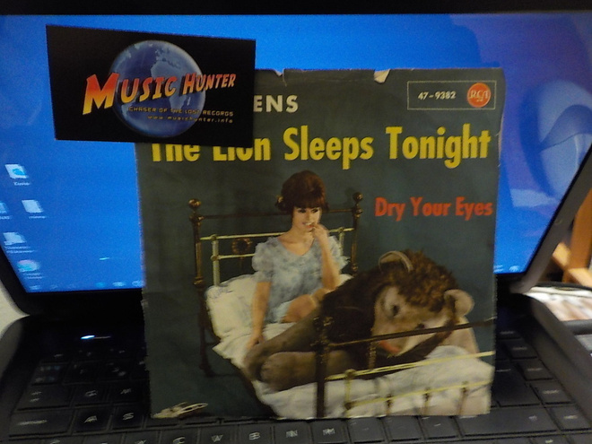TOKENS - LION SLEEPS TONIGHT 7" VG+/VG+