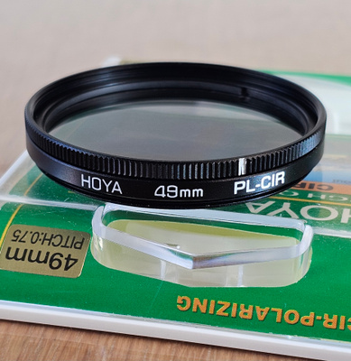 == Hoya 49mm PL-CIR Circular Polarizing Filter - New