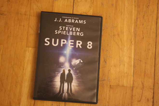 Super 8 Spielberg  suomi txt DVD