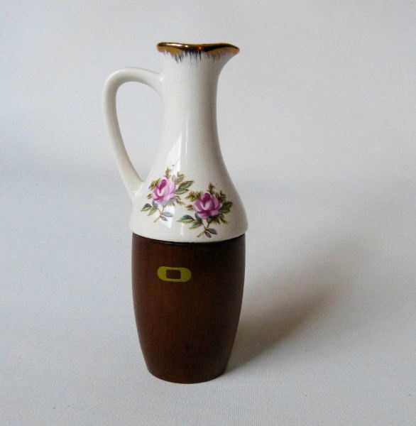 Pieni posliini/puu kannu * 14,5 cm