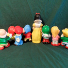 AIDOT 60-LUVUN DISNEY LUMIKKI & 7 KÄÄPIÖTÄ FIGUURIT 14-26 cm - pikkukuva 5