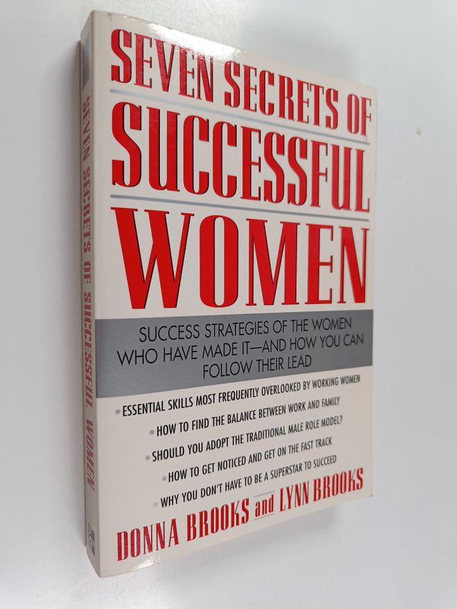 Lynn Brooks ym. : Seven Secrets of Successful Women: Succ...