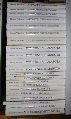 Hannu Valtonen kirjat alk. 5e / kpl. Ilmasotahistoria.
