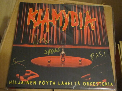 Klamydia Hiljainen pöytä läheltä orkesteria lp oranssi vin n
