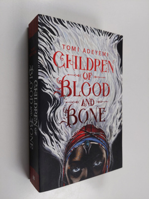 Tomi Adeyemi : Children of blood and bone