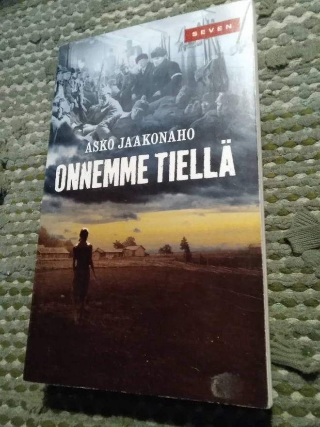 Asko Jaakonaho: Onnemme tiellä -pokkari-