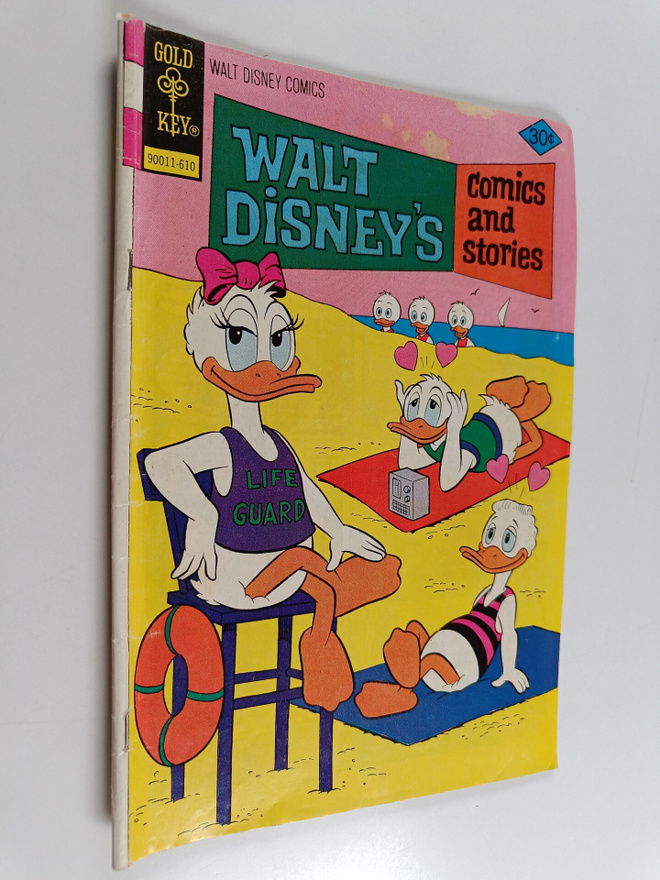Walt Disney : Walt Disney's Comics and Stories vol. 37 no. 1