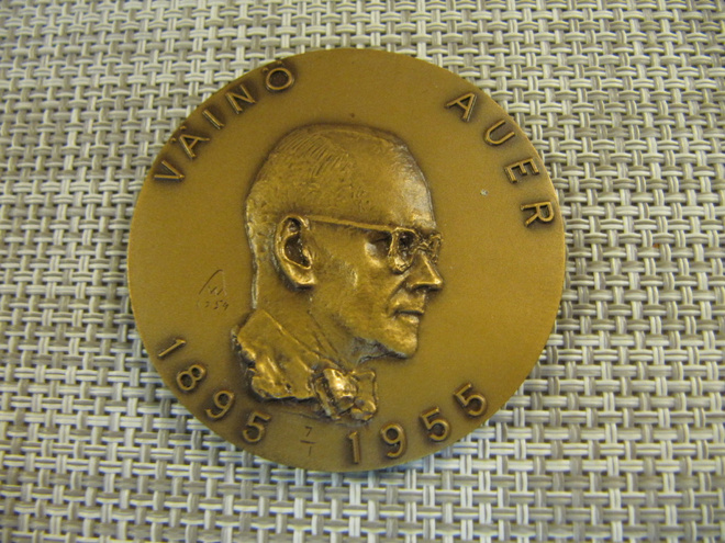Väinö Auer 60 v mitali 1955 /Wäinö Aaltonen 1954.