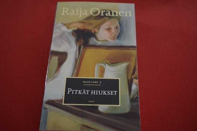 Raija Oranen: Maan aamu III Pitkät hiukset (2013)