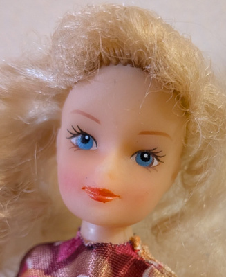 Söötti pikkunukke, Pamela Love