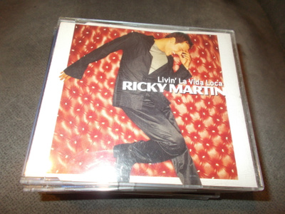 CDM RICKY MARTIN ** LIVIN LA VIDA LOCA **