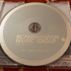 SCANDINAVIAN MUSIC GROUP: Onnelliset kohtaa * FIN 2002 - pikkukuva 2