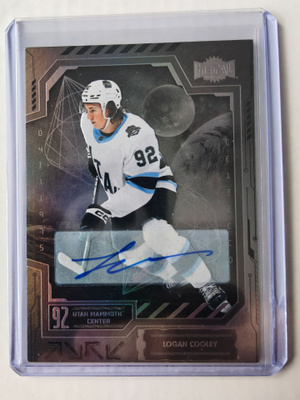 Logan Cooley  2025-26 Skybox Metal Universe Auto