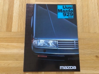 Esite Mazda 929 HB vuodelta 1985