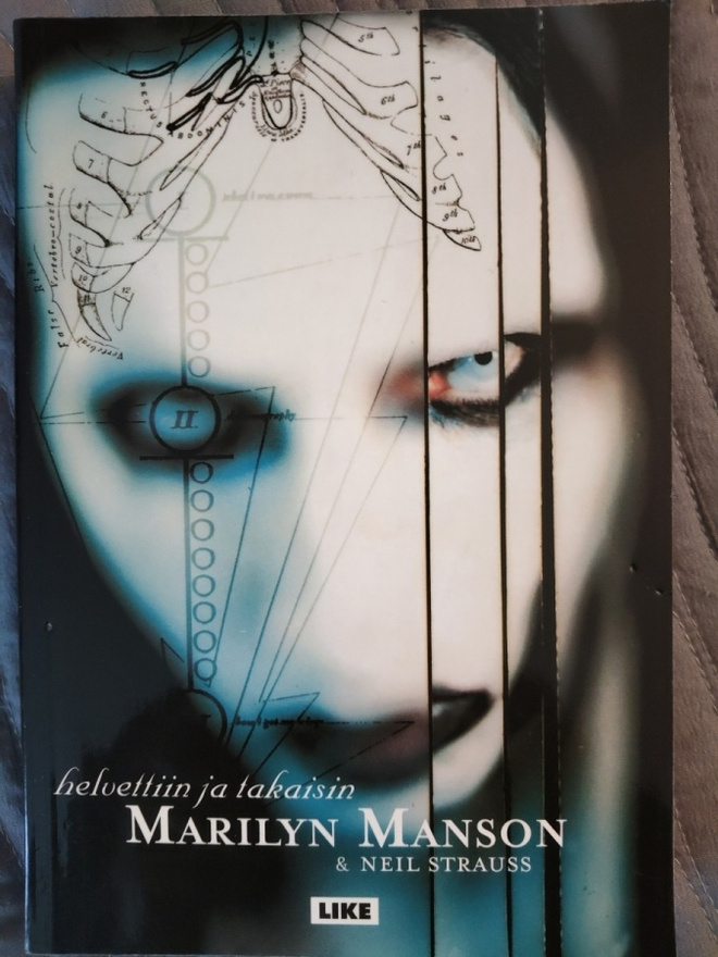 Marilyn Manson & Neil Strauss: Helvettiin ja takaisin