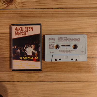 Aikuisten Tanssit (24 kappaletta) c-kasetti