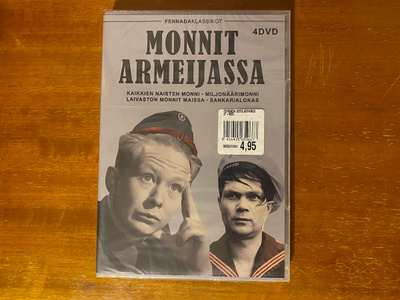 Monnit armeijassa DVD