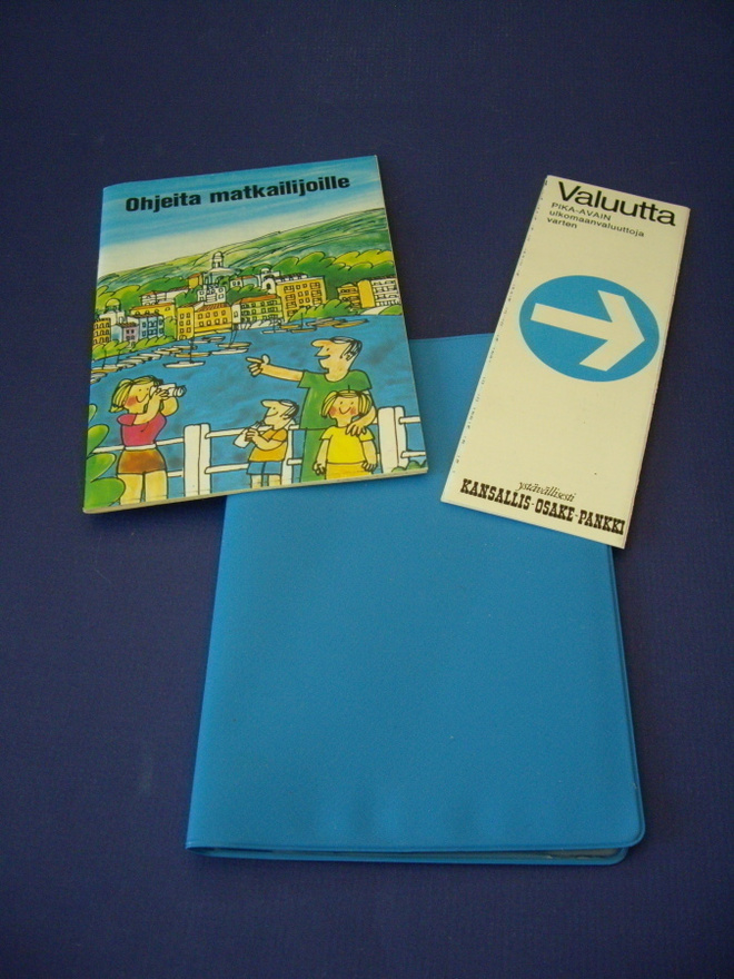 Kansallis-osake -pankki  MATKAILIJAN OPAS  v. 1975