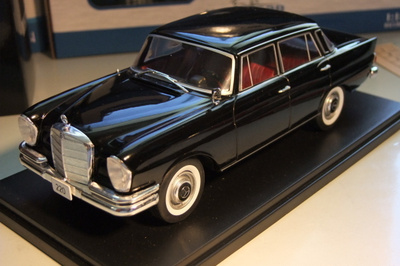 Mercedes-benz 220 -59 1:24 ALE!