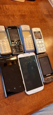 Kasa puhelimia Nokia, samsung