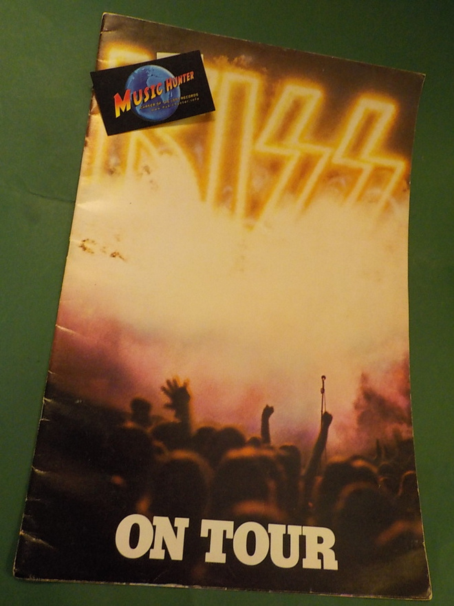 KISS ON TOUR ( DESTROYER ) KIERTUEKIRJA