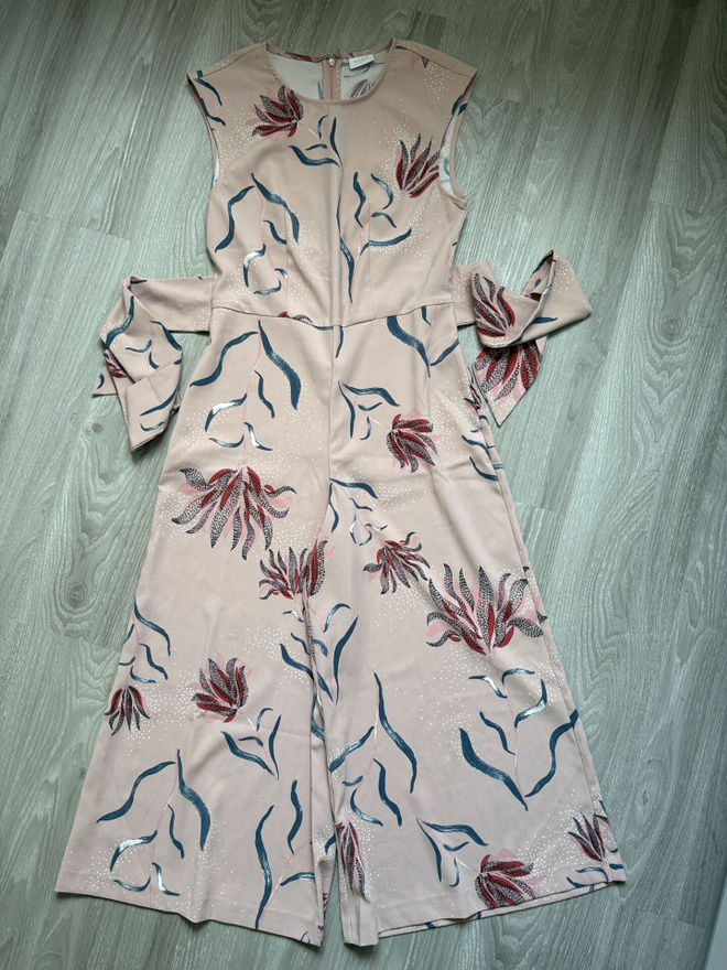 VILA KUKALLINEN JUMPSUIT koko 34