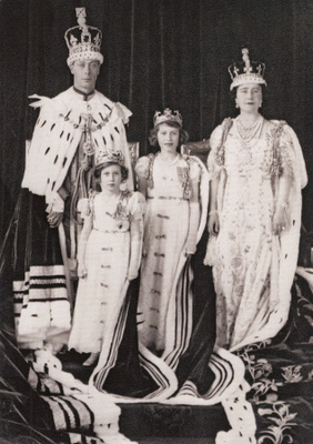 Kuningasperhe vuonna 1937 (isohko kortti)