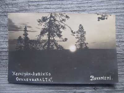 ROVANIEMI.....keskiyön aurinko Ounasvaaralta, vanha kortti.