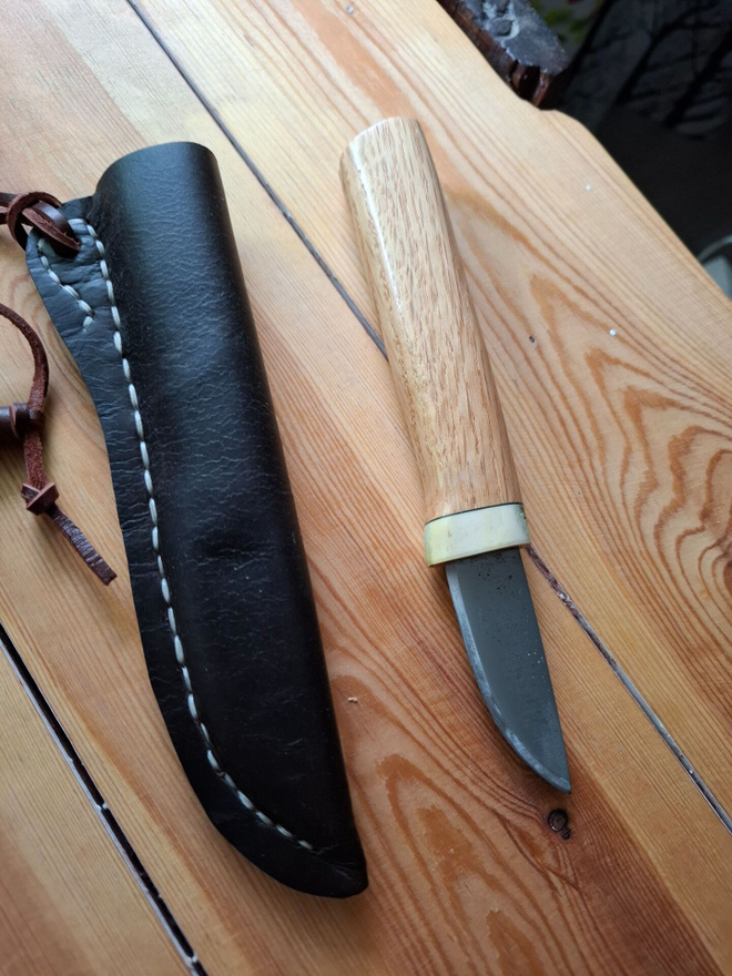 Sienestys puukko