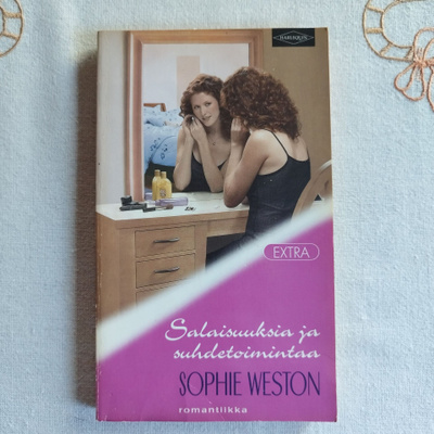Harlequin, Sophie Weston: "Salaisuuksia ja suhdetoimintaa"