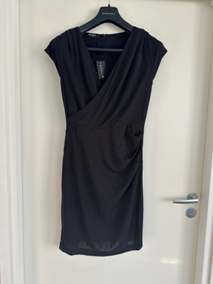 UUSI Tiger of Sweden Kashi mekko, 36 (ovh. 349€)