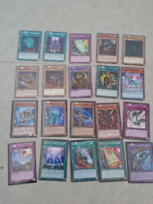 20 kpl Yu-Gi-Oh kortteja