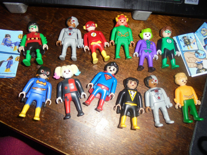Suklaamuna Kinder Playmobill hahmoja