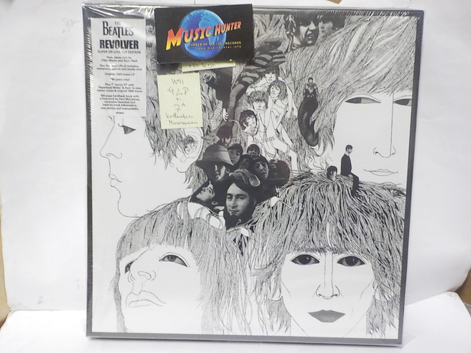 THE BEATLES - REVOLVER UUSI SUPER DELUXE 4LP+7" BOX SET