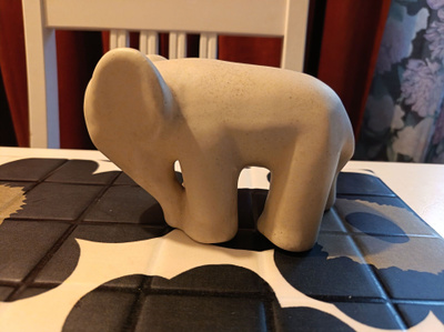 Kupittaan Savi Norsu figuuri