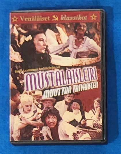 Mustalaisleiri muuttaa taivaaseen