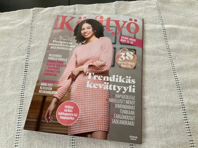 Kotiliesi Käsityö, 2 / 2023, mm. Kaarrokepusero Sata salamaa