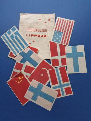 Vanhoja joulukuusen lippuja,kuvienmukaisesti!