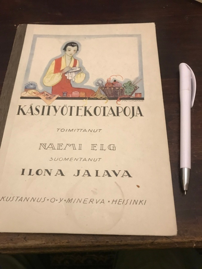 Naemi Elg:Käsityötekotapoja vuodelta 1927