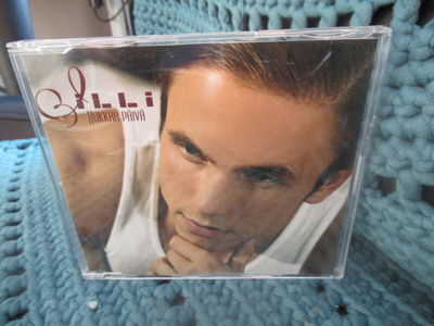 ILLI - HUKKAA PÄIVÄ CDS