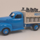 Dinky-Toys Editions Atlas Mattel Nestle Maitoauto 10,5 cm - pikkukuva 1