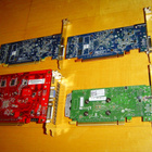 NELJÄ NÄYTÖNOHJAINTA * AMD & NVIDIA * PCIe VÄYLÄÄN * VIKAA - pikkukuva 2