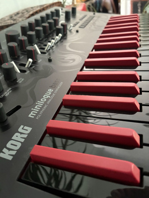Korg Minilogue Bass (Limited Edition) syntetisaattori