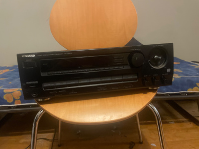 Kenwood KR-V5570 vahvistin