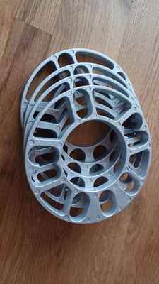 Spacerit yleismalli 10 mm 4 kpl ***UUSIA***