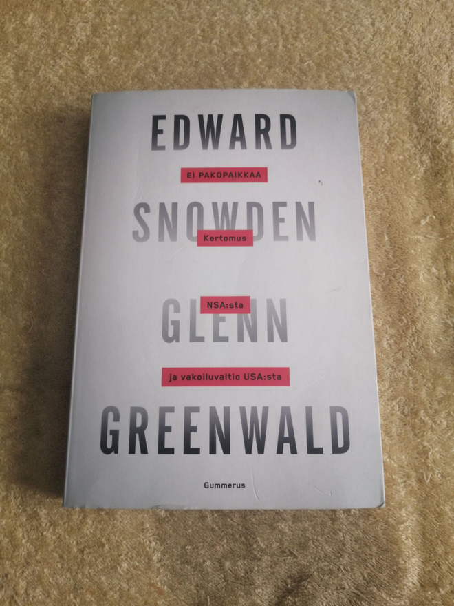GLENN GREENWALD: EDWARD SNOWDEN - EI PAKOPAIKKAA