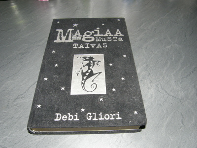 Debi Gliori Magiaa Musta taivas